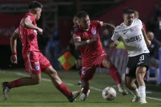 sul-americana:-corinthians-perde-para-argentinos-juniors,-a-terceira-derrota-seguida