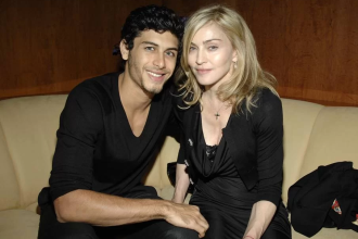 madonna-e-jesus-luz:-relembre-o-namoro-da-cantora-com-brasileiro