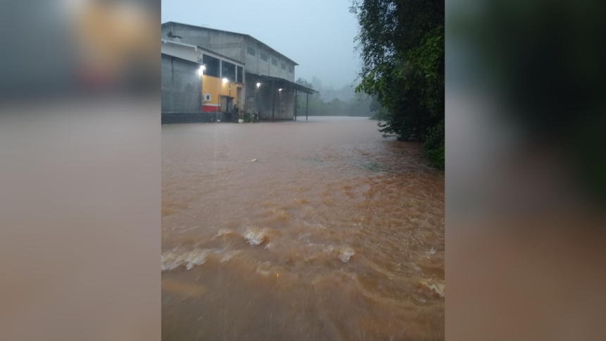 chuvas-no-rs:-rio-taquari-bate-recorde-de-cheia-e-supera-30-metros-pela-primeira-vez-na-historia