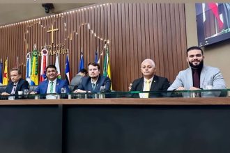 leo-barbosa-representa-a-aleto-em-plenaria-do-parlamento-amazonico-realizada-em-manaus