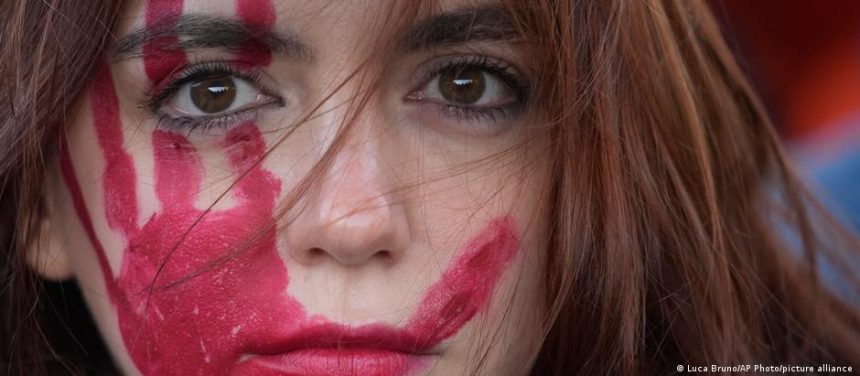 criminalizacao-da-mutilacao-genital,-de-casamentos-forcados-e-de-abusos-online:-uniao-europeia-adota-lei-de-combate-a-violencia-contra-mulheres