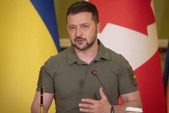 russia-emite-mandado-de-busca-contra-presidente-ucraniano-volodymyr-zelensky