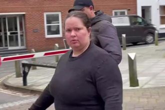 entregadora-brasileira-que-arrancou-dedao-de-cliente-em-briga-por-pizza-no-reino-unido-e-flagrada-trabalhando-para-app-novamente