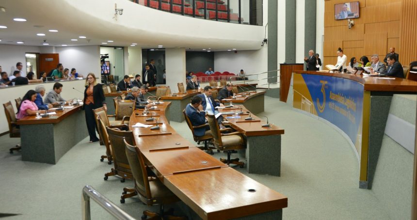 plenario-aprova-proposta-que-cria-delegacias-e-concede-indenizacao-para-servidores-do-estado