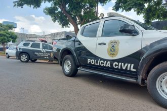 jovem-de-18-anos-e-presa-apos-causar-danos-e-ameacar-a-propria-mae,-diz-policia