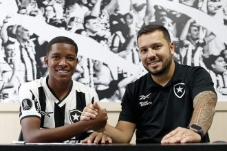 botafogo-renova-contrato-com-jovens-yarlen,-sapata-e-kayke