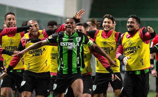 juninho-incansavel-mantem-america-vivo-em-mata-matas-e-mostra-faro-de-gol