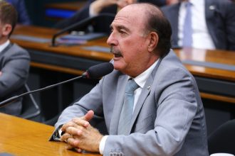 comissao-aprova-projeto-que-assegura-acessibilidade-a-pessoas-com-nanismo-em-hospitais-e-clinicas