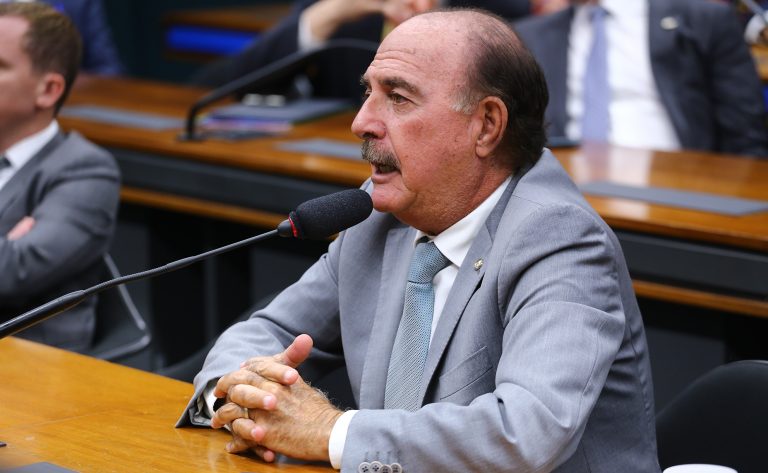 comissao-aprova-projeto-que-assegura-acessibilidade-a-pessoas-com-nanismo-em-hospitais-e-clinicas