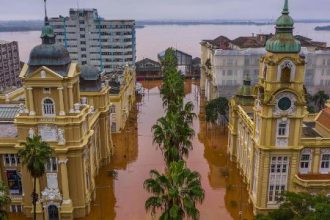 mais-de-530-mil-pessoas-estao-desalojadas-no-rs-apos-enchentes,-diz-governo