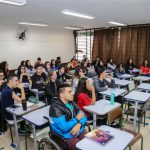 adiado-debate-sobre-a-renegociacao-de-dividas-de-estudantes-com-o-fies