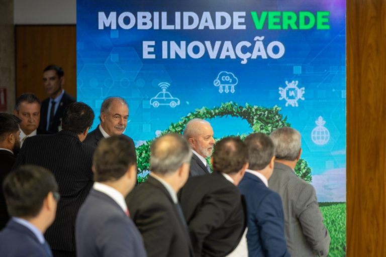 proposta-cria-programa-com-incentivos-para-descarbonizar-producao-de-veiculos