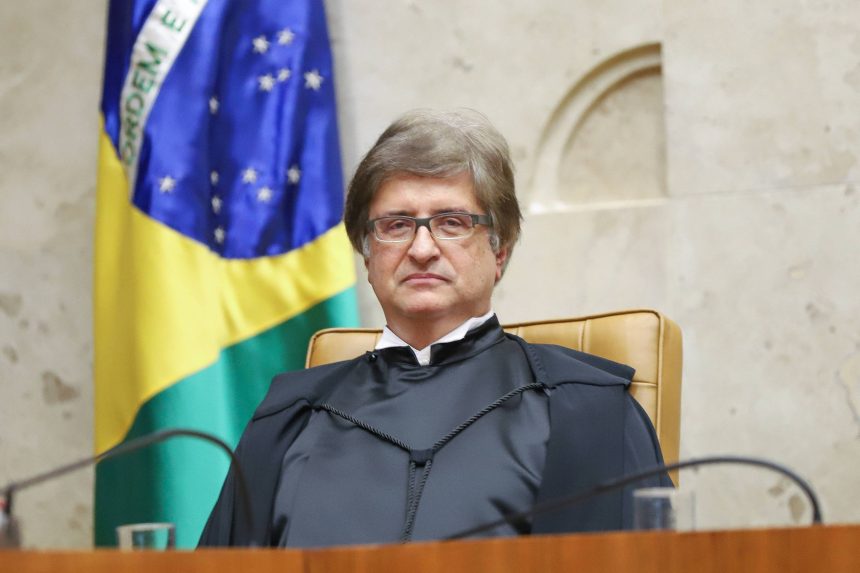 pgr-pede-inclusao-de-foragidos-do-8/1-em-lista-vermelha-da-interpol