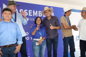 deputado-nilton-franco-entrega-comenda-de-merito-do-agronegocio-para-raquel-ogawa