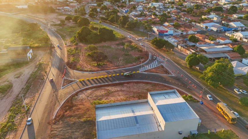 trecho-da-avenida-filadelfia-em-frente-aos-setores-coimbra,-patrocinio-e-jardim-das-flores-passa-a-ser-mao-unica