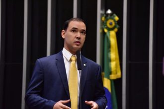 deputado-vicentinho-junior-assume-cargo-de-secretario-extraordinario-no-governo