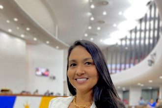 deputada-vanda-parabeniza-governador-por-doacao-de-terreno-para-construcao-do-hospital-de-palmas