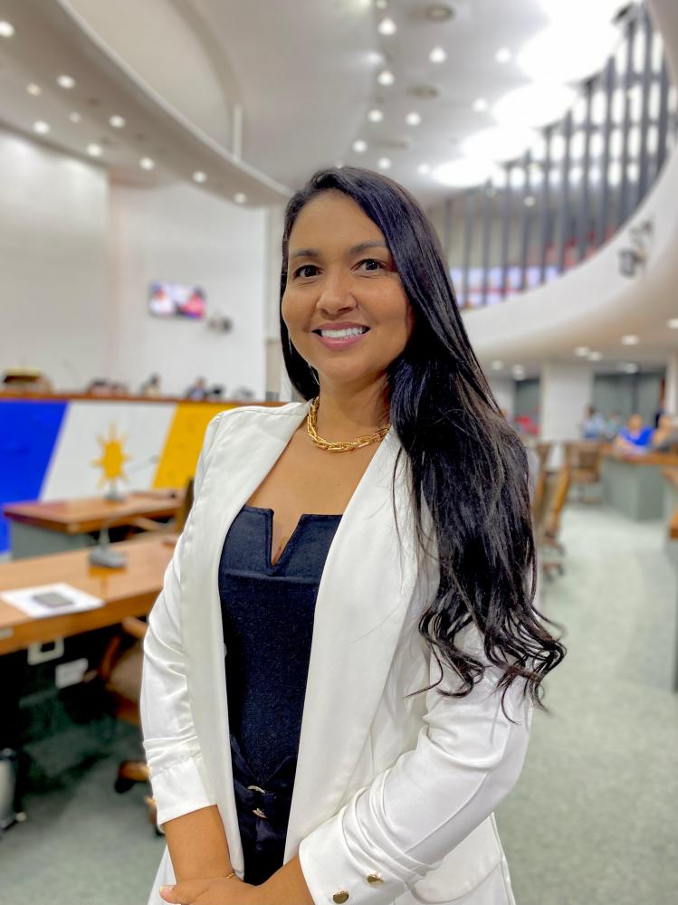 deputada-vanda-parabeniza-governador-por-doacao-de-terreno-para-construcao-do-hospital-de-palmas