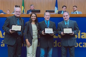 vanda-homenageia-empresarios-pioneiros-e-destaca-importancia-da-marca-durax-para-historia-de-palmas