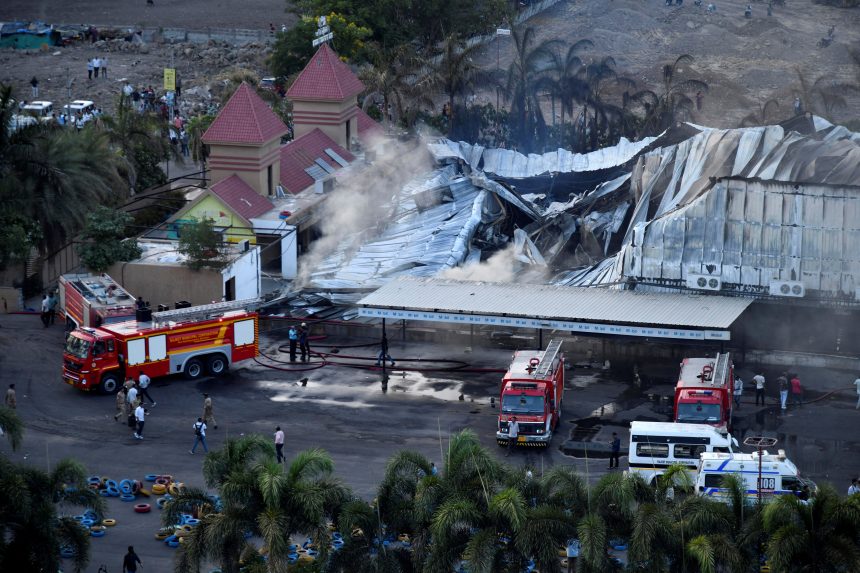 incendio-em-casa-de-jogos-mata-pelo-menos-24-pessoas-na-india