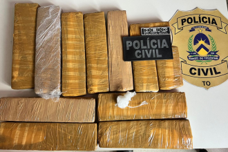 homem-e-preso-com-10-kg-de-maconha-apos-onibus-ser-parado-em-barreira,-diz-policia