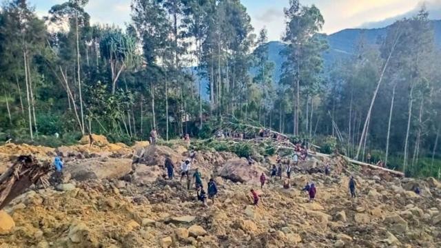 papua-nova-guine:-veja-antes-e-depois-de-regiao-apos-avalanche-que-soterrou-cerca-de-2.000-pessoas