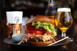 no-dia-do-hamburguer,-veja-novidades,-promocoes-e-ate-lanches-de-graca-em-sao-paulo