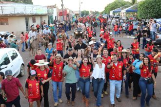 deputada-claudia-lelis-prestigia-cavalgadas-e-exposicoes-agropecuarias-de-divinopolis-e-barrolandia