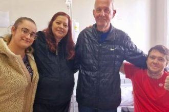 ‘usei-caixa-de-isopor-para-nao-afundar’:-o-resgate-dramatico-de-mae-e-filho