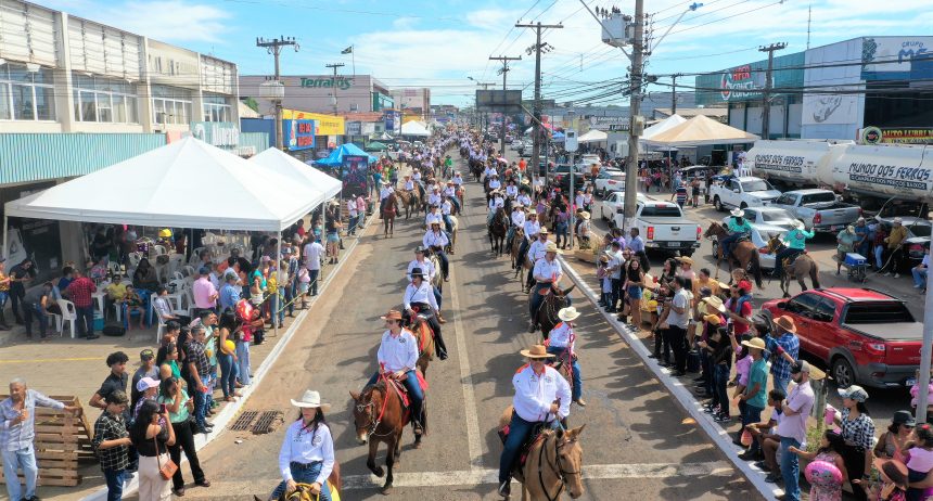 prefeitura-de-araguaina-orienta-populacao-e-comerciantes-sobre-a-34a-cavalgada-de-araguaina