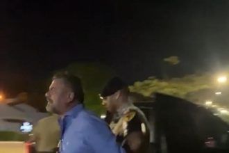 novos-videos-mostram-ex-deputado-preso-desacatando-policiais-durante-prisao-em-flagrante