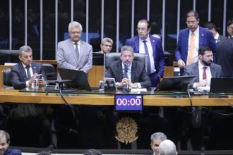 deputados-aprovam-regime-de-urgencia-para-cinco-projetos-de-lei