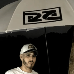 r$-10-mil-so-em-guarda-chuva:-por-que-peca-e-moda-nos-bailes-funk-de-sp