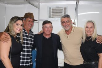 amelio-cayres-prestigia-aniversario-de-35-anos-de-sampaio