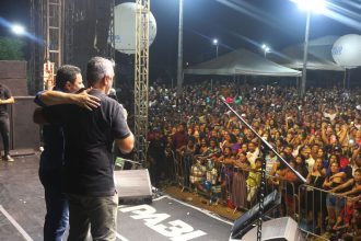 deputado-amelio-destaca-desenvolvimento-de-praia-norte-durante-aniversario-de-35-anos