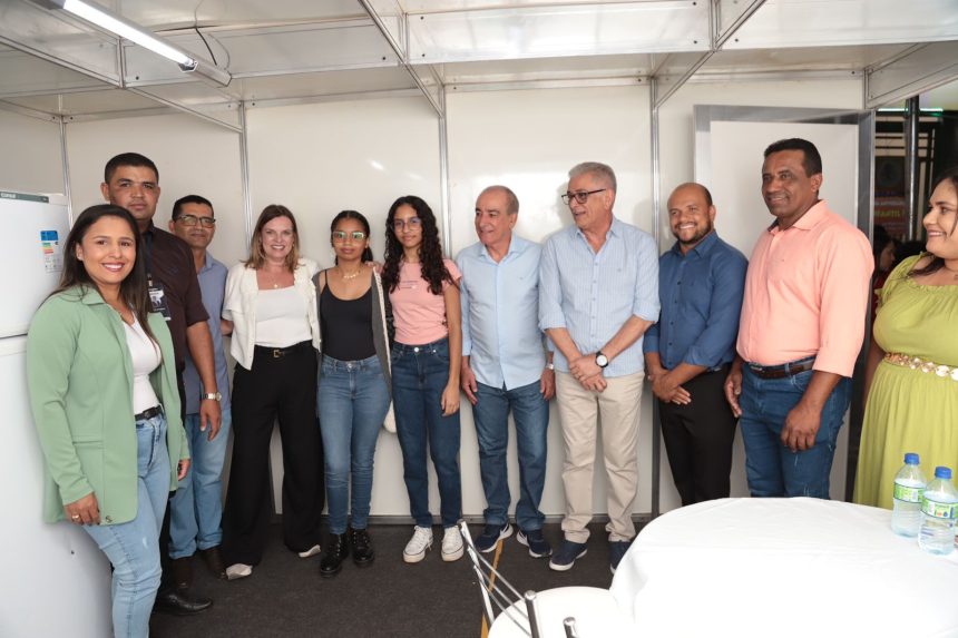 em-dianopolis,-deputada-claudia-lelis-prestigia-comemoracoes-da-3-a-edicao-do-dia-do-evangelico