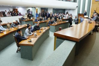 deputados-destacam-trabalho-de-amelio-cayres-a-frente-da-aleto