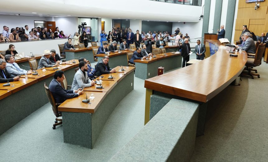 deputados-destacam-trabalho-de-amelio-cayres-a-frente-da-aleto