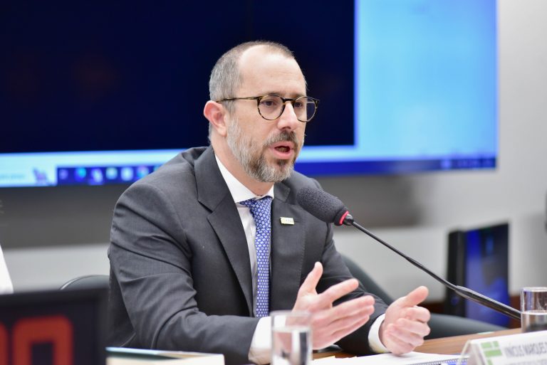 comissao-debate-imposicao-de-sigilo-sobre-documentos-pelo-governo