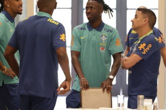 vini-jr,-militao-e-rodrygo-se-apresentam-a-selecao-brasileira-nos-eua