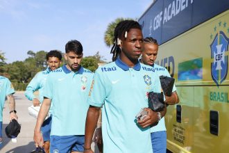 selecao-brasileira-treina-e-embarca-para-o-texas,-onde-joga-no-sabado