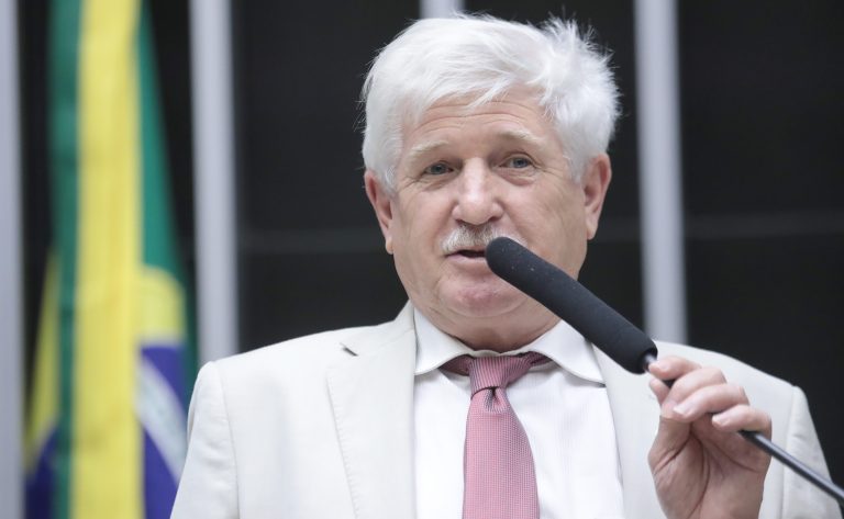 comissao-debate-atendimento-a-saude-em-barcos-hospitais-no-baixo-amazonas