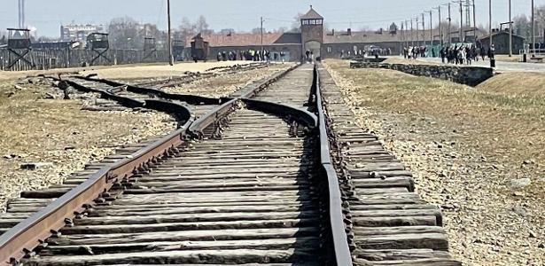 sobreviventes-de-auschwitz-alertam-sobre-extrema-direita-apos-eleicao-na-ue