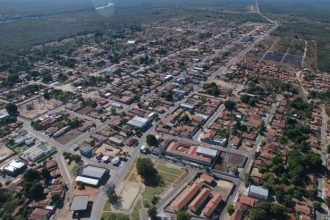 pai-descobre-que-filha-era-mantida-em-carcere-privado,-vai-a-policia-e-ex-companheiro-dela-e-preso