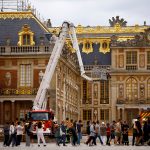 incendio-atinge-palacio-de-versailles,-na-franca