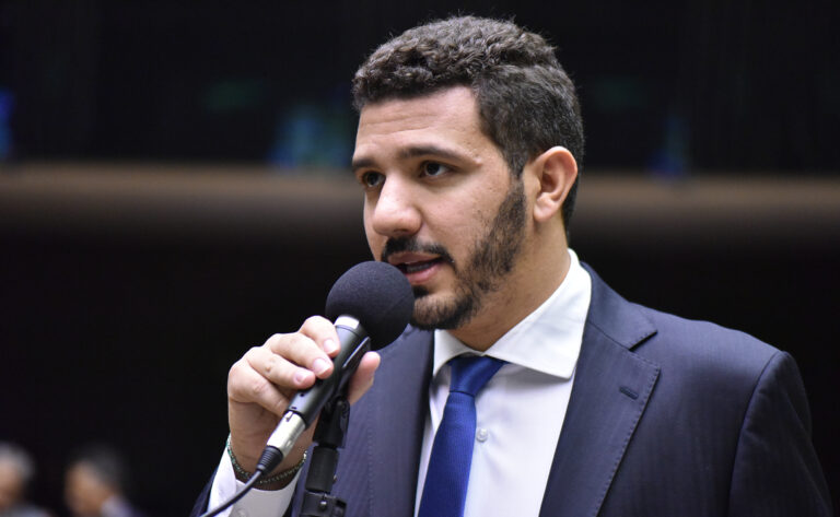 comissao-aprova-projeto-que-cria-medidas-para-incentivar-o-uso-de-veiculos-eletricos