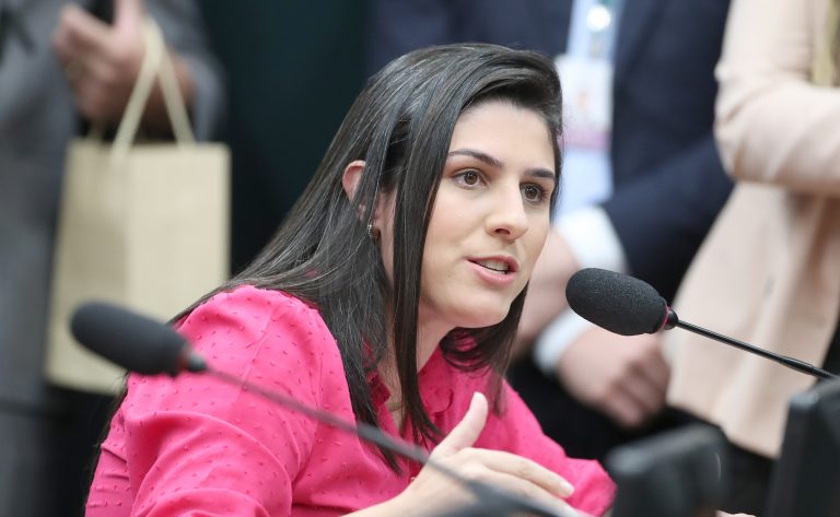 comissao-aprova-pensao-para-mae-ou-pai-de-pessoa-com-doenca-rara-incapacitante