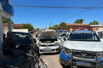 suspeito-tenta-fugir-da-policia,-bate-em-carros-durante-perseguicao-e-acaba-preso-por-trafico;-video