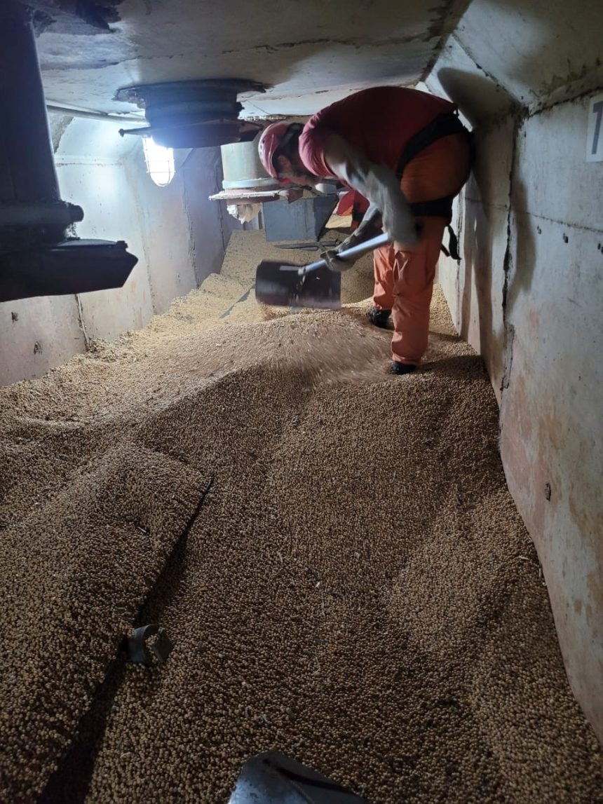 trabalhador-morre-apos-ser-soterrado-por-soja-em-armazem-de-graos