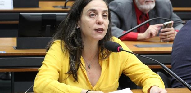 acao-contra-deputada-que-ligou-bolsonaro-a-bandidos-e-arquivada